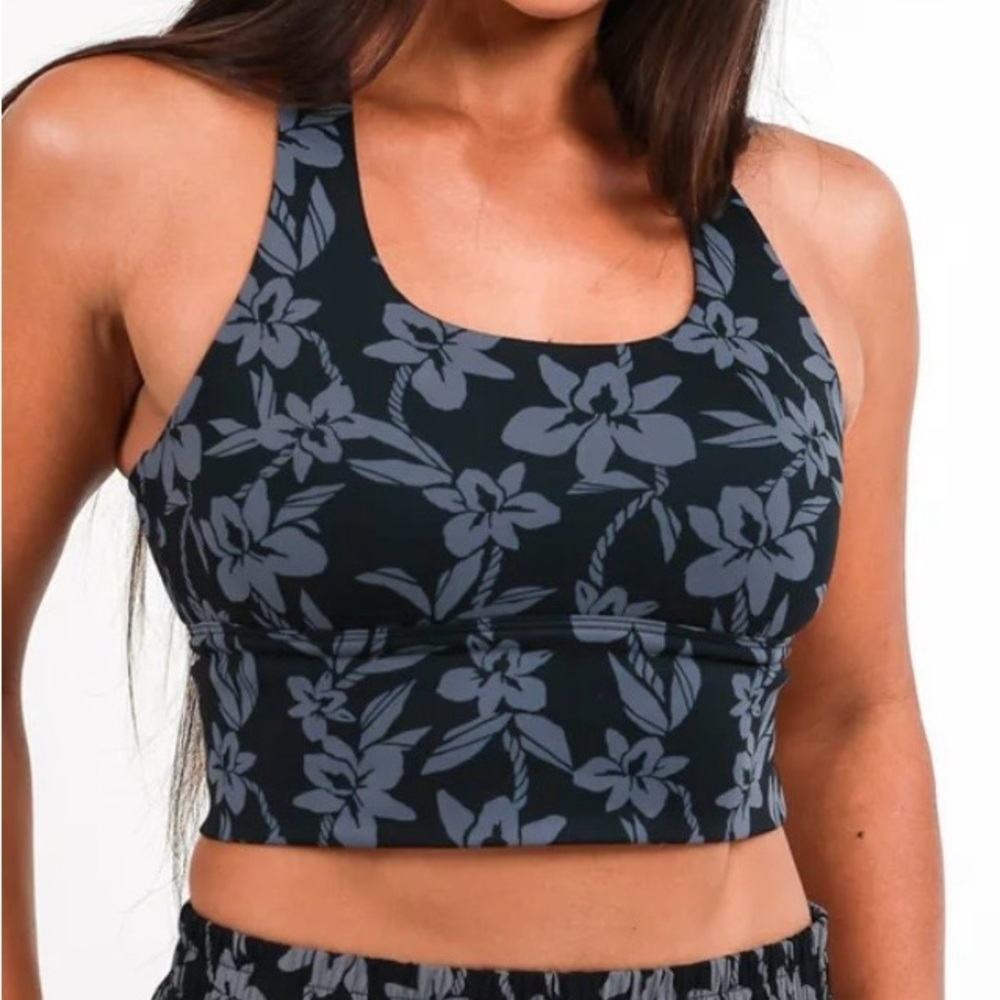 Lexbreezy x Active By Teal 
Agile Orchid Ti Leaf Cropped Tank Top, Large, BNWT